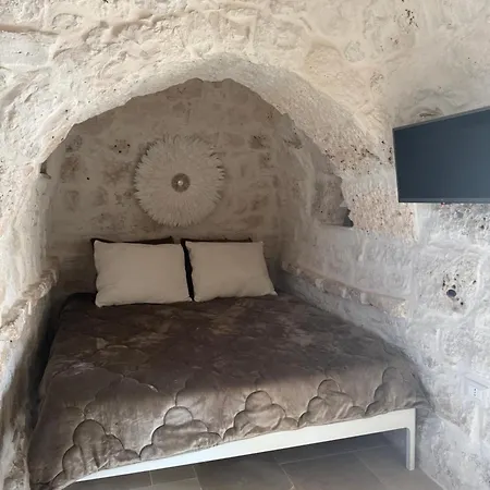 Siede La Terra - Trullo Con Piscina Villa