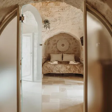 Siede La Terra - Trullo Con Piscina * Ceglie Messapica