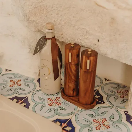 Siede La Terra - Trullo Con Piscina *